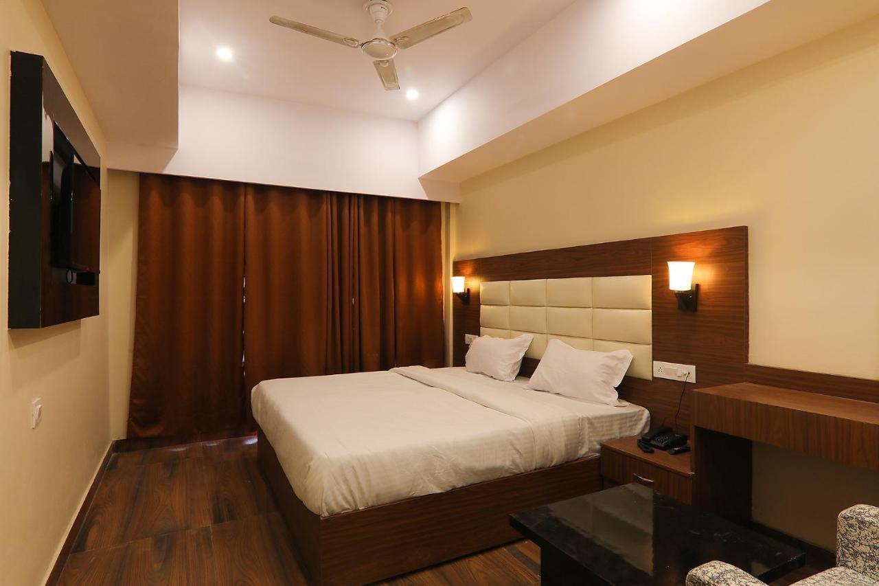 Fabhotel Blueark Лакхнау Экстерьер фото